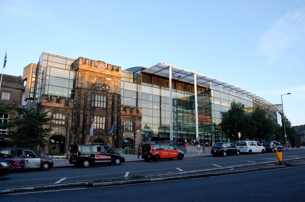 Glass house: omni centre